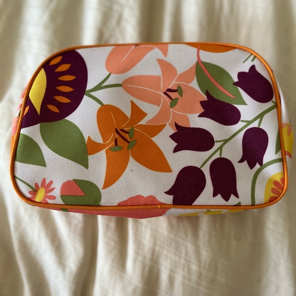 NEW, NEVER USED CLINIQUE MAKE UP BAG & CHANGE PURSE/WALLET - Picture 5 of 7